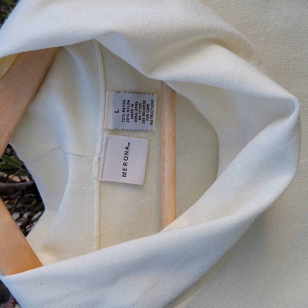 Merona Cream Sleeveless Turtleneck Ladies Sweater Size Large - Picture 2 of 6
